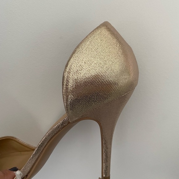 Gold heels - Picture 4 of 5
